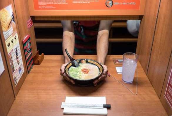 Manger seul, ça vous tente ?